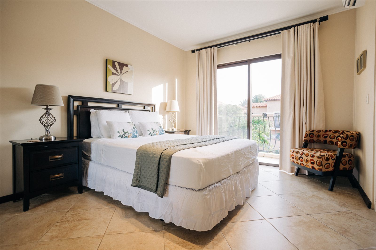 Second bedroom with balcony access